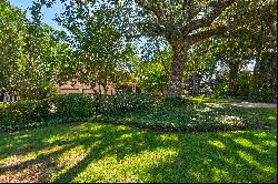 Magnificent Estate Home With Pool And Private Beach 