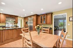 1307 Saint William Drive, Libertyville IL 60048