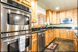 Mountain Escape Awaits! Bear Hollow Townhome with Prime Location & Amenities