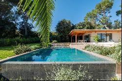 Magnificent contemporary house in sought after domain in Biot