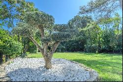 Mougins: superb family villa within walking distance from Mougins School