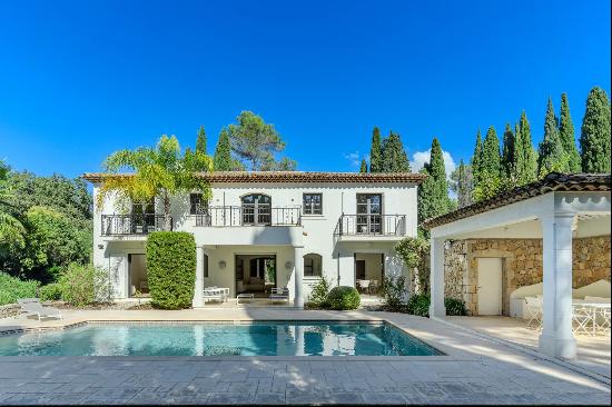 Mougins: superb family villa within walking distance from Mougins School