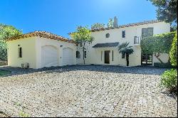 Mougins: superb family villa within walking distance from Mougins School