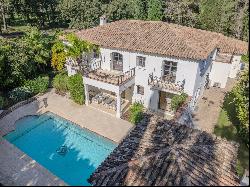 Mougins: superb family villa within walking distance from Mougins School