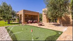 Standout 5 bedroom villa close to golf courses