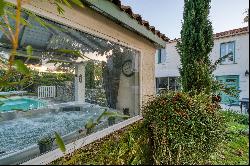 CHARMING RENOVATED HOUSE WITH POOL IN THE HEART OF VAUX-SUR-MER