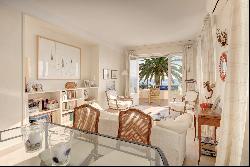 Top-floor duplex apartment with panoramic sea view on the Croisette in Cannes