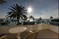 Top-floor duplex apartment with panoramic sea view on the Croisette in Cannes