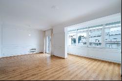 Flat, 4 bedrooms, for Sale