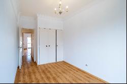 Flat, 4 bedrooms, for Sale