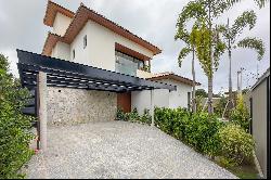 New house with gourmet area and pool, 500 meters from Geriba Beach