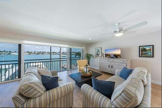 2800 Gulf Shore Blvd, #209, Naples, FL, 34103, USA