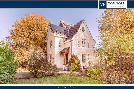 a historic Art Nouveau villa in Kiel Dusternbrook