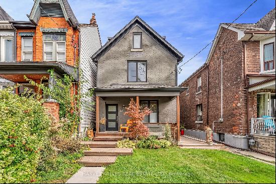 33 Edwin Ave, Toronto, ON, M6P 3Z5, CANADA