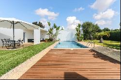 three bedroom villa with a pool