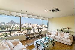 Spacious apartment with views of Christ the Redeemer and Lagoa in Leblon