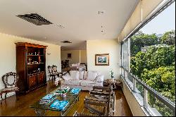 Spacious apartment with views of Christ the Redeemer and Lagoa in Leblon