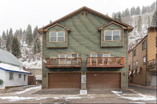 Spacious Redcliff Duplex