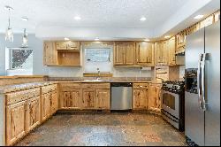 Spacious Redcliff Duplex