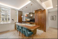 Impeccable apartment in one of London’s finest mansion blocks