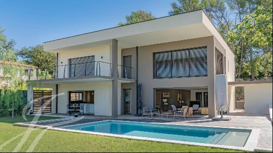 Gated domain - contemporary house