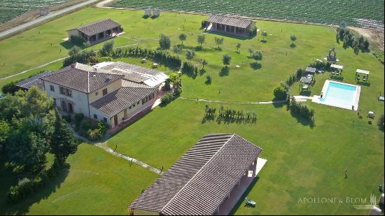 The Ancient Well Farm with pool and restaurant, Grosseto - Tuscany