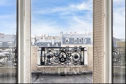 Paris 7th District - Bon Marche - Family and reception apartment with exceptional views