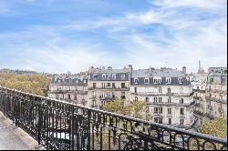 Paris 7th District - Bon Marche - Family and reception apartment with exceptional views