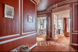 Paris 7th District - Bon Marche - Family and reception apartment with exceptional views