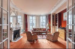 Paris 7th District - Bon Marche - Family and reception apartment with exceptional views