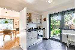 Rueil-Malmaison - Town center- Duplex - 4 bedrooms -Garden de 170 sqm.