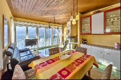 Lugano-Bissone: for sale, villa pieds dans l'eau, featuring a private pier & two addition