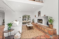 1372 Old Topanga Canyon Rd