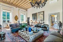 Stunning historic villa in the hills near Lucca