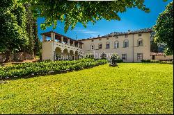 Stunning historic villa in the hills near Lucca