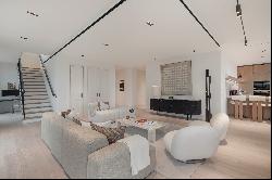 Exquisite three-bedroom duplex in the iconic Whiteley development