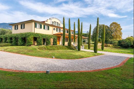 Exclusive villa on the hills of Lucca