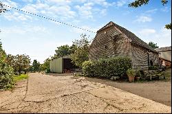 Land and Buildings At Hale Lane, Tring HP23