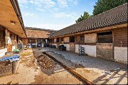 Land and Buildings At Hale Lane, Tring HP23