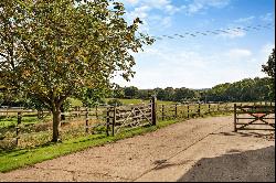 Land and Buildings At Hale Lane, Tring HP23