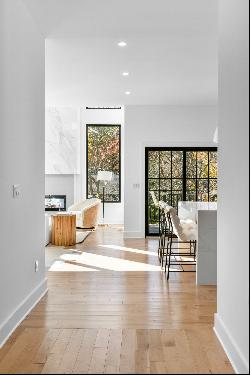 Stunning New Construction in Larchmont