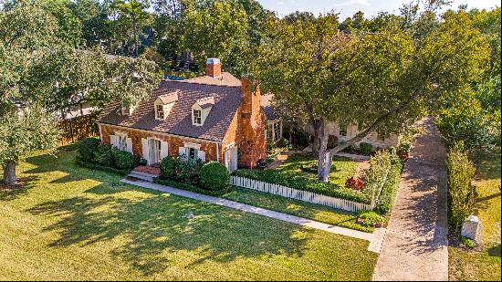 Charming Hal Yoakum Designed Home with Endless Potential on Oversized Lot