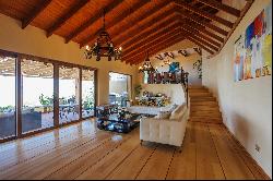 House with privileged view, 5 bedrooms in Cerro Los Dominicos.