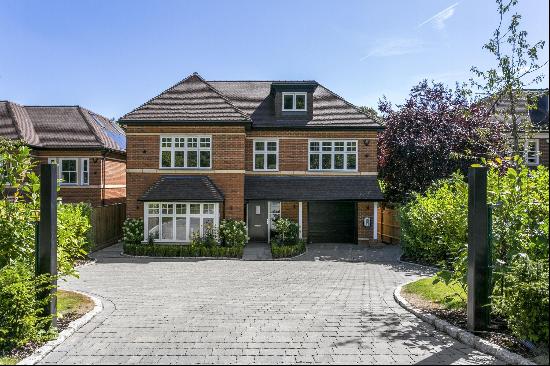 Three luxurious new builds in the heart of Marlow.