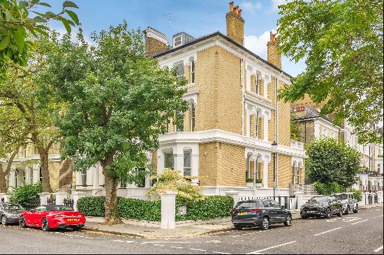 This is an incredibly rare and immaculately presented freehold maisonette arranged over tw