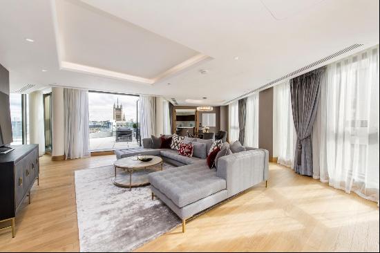 A spacious 3 bedroom penthouse to let in Westminster, SW1.