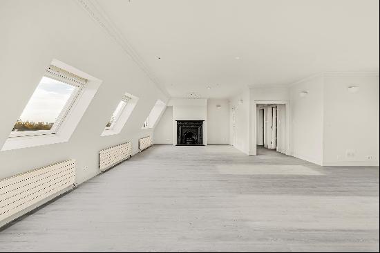 An exquisite, recently redecorated penthouse apartment available to rent in Hampstead, NW3