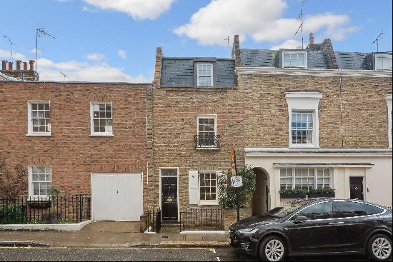 Charming Newly Refurbished Two-Bedroom Freehold House in Belgravia