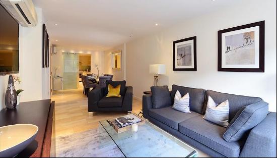 This modern contemporary apartment building is well located in the heart of Kensington W8