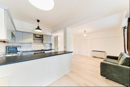 Bright 1 bedroom apartment to rent in Wapping E1W